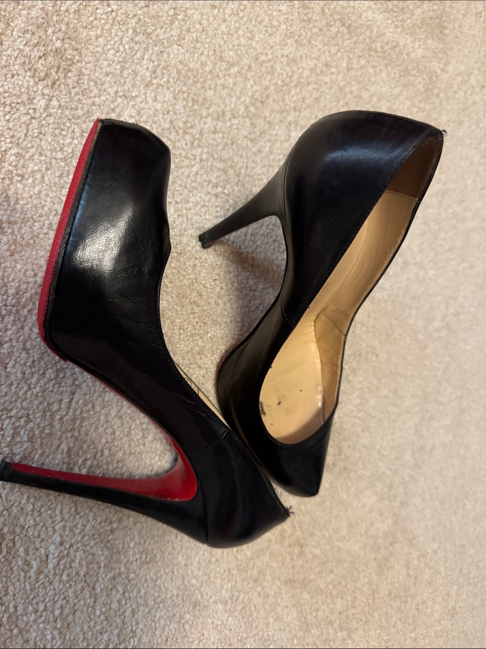 Christian Louboutin black leather pump Eu38/US 8
